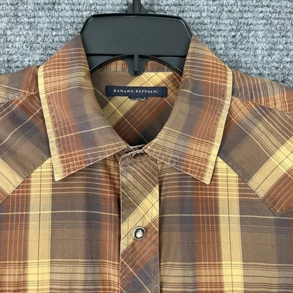 Banana Republic Western Shirt Mens M Brown Plaid Pearl Snap Short Sleeve Classic